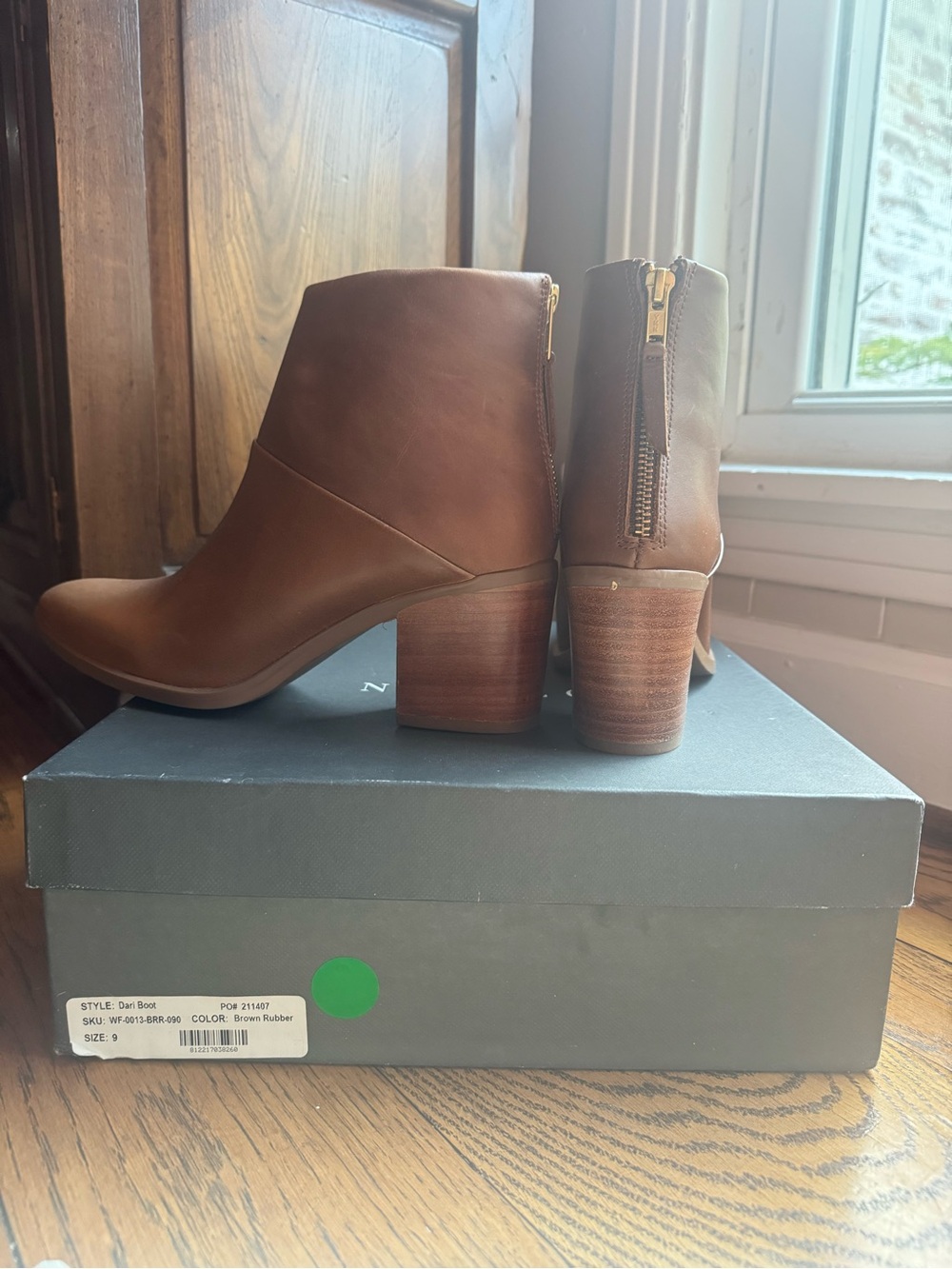 NWT Nisolo Dari Leather Ankle Booties - Picture 2 of 2